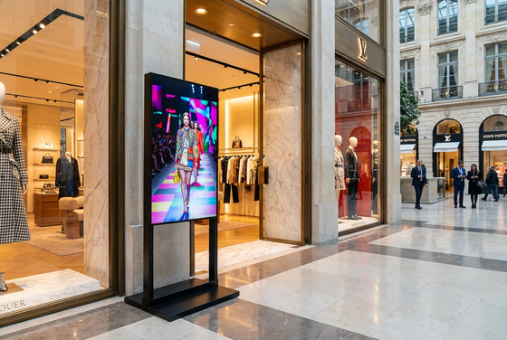 43 pollici Super sottile 700 Nits Luminosità Wifi Digital Signage Kiosk Display